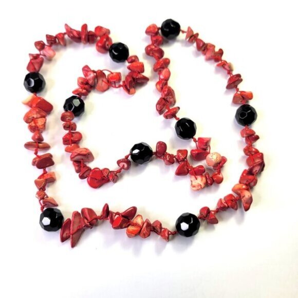 Coral Red and Black Chips and Bead Long Necklace - Picture 4 of 9